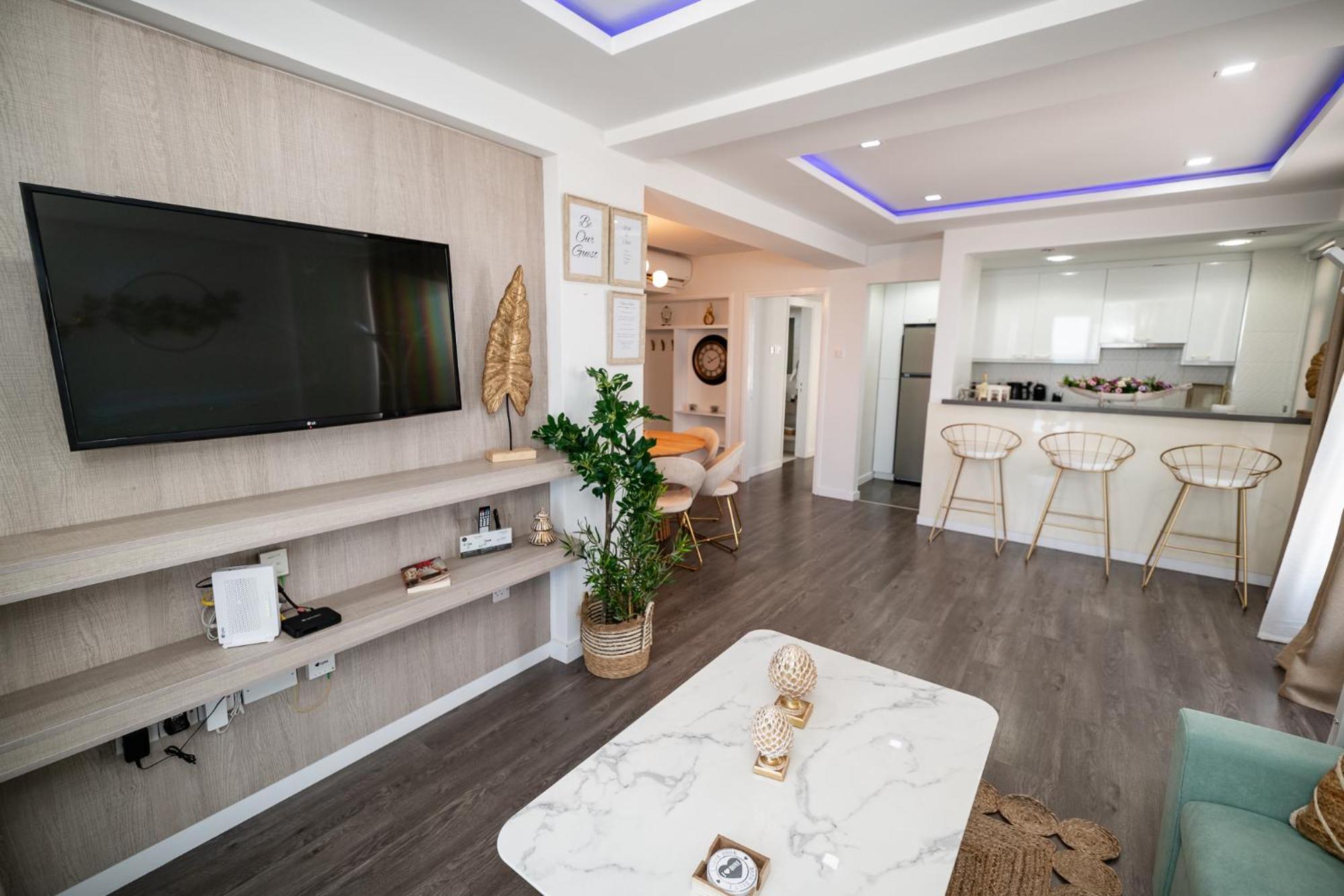 Апартаменти Lazuli Beachfront Sea View Ap144