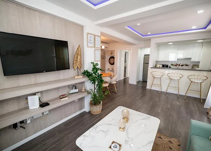 Lazuli Beachfront Apartment 144