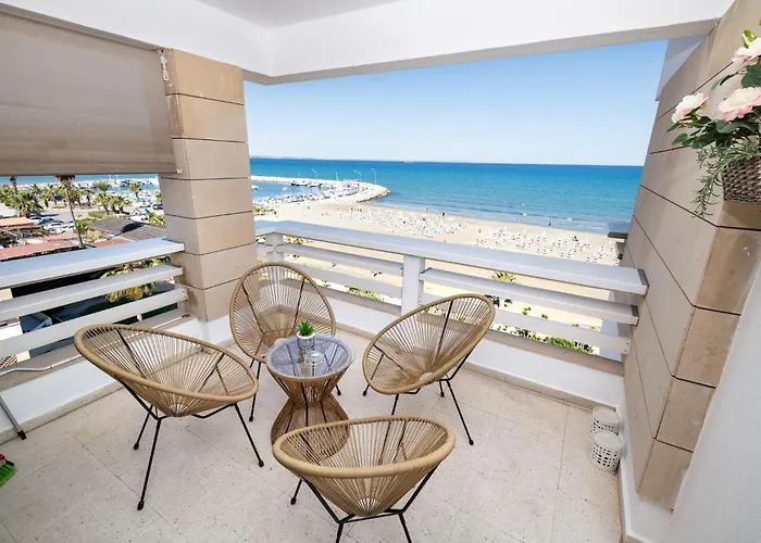 Lazuli Beachfront Apartment 144